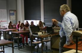 "Leibniz lädt ein" - Herr Prof. Stein bei der 7b